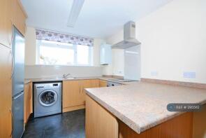 2n, Horncastle Road, London SE12 9LA