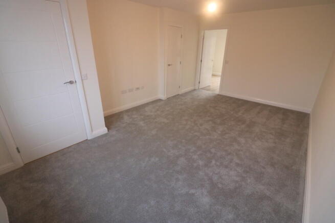 3 bed Semi-Detached to rent Image 8
