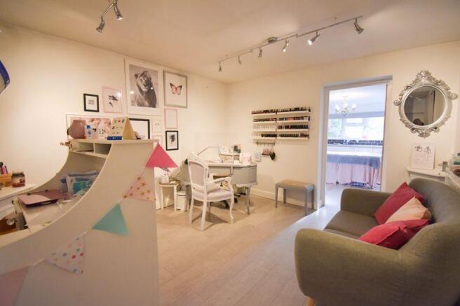 Garage/Salon/O...