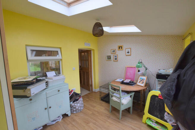 Photo 10