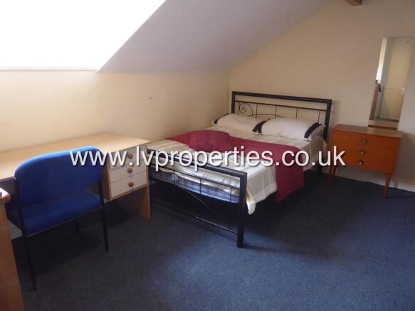 6 bed Terraced to rent Image 12