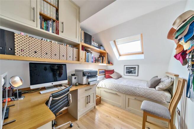 3 bed Apartment for sale Image 8