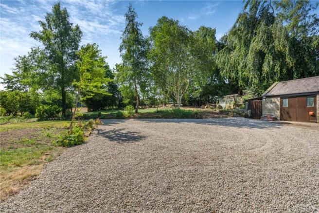 4 bed Link Detached House for sale Image 10