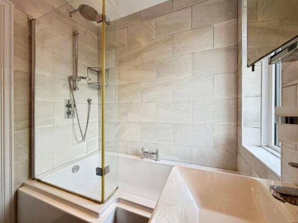 3 bed Terraced for sale Image 12