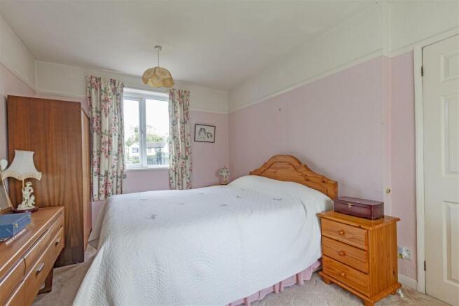 Bedroom 1-2.jpg