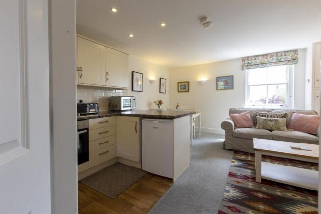 Living Area 1.JPG