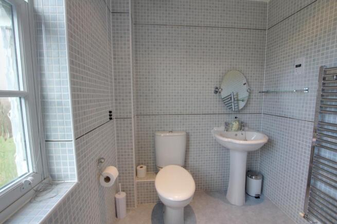 EN SUITE
