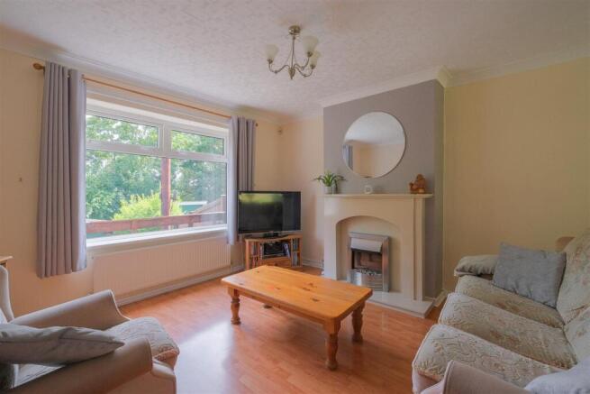 3 bed Semi-Detached for sale Image 4