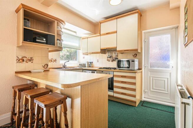3 bed Semi-Detached for sale Image 6