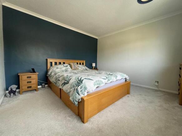 Master Bedroom.JPG