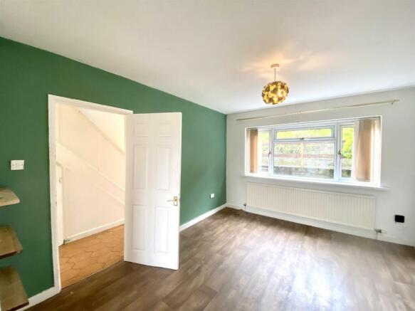 LIVING/DINING ROOM