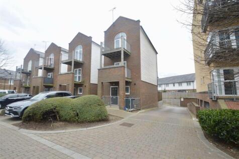 Carmichael Avenue, Greenhithe