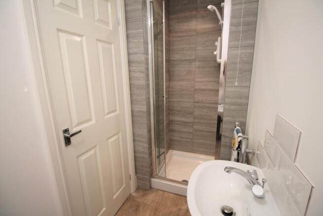 1 bed House Share to rent Image 4