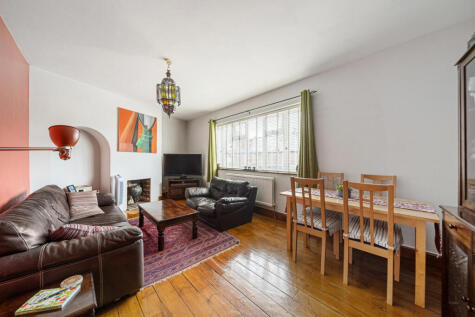 Westview Avenue, Whyteleafe, CR3