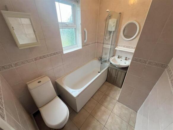 BATHROOM.jpeg