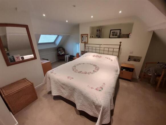 1 bed House for sale Image 10
