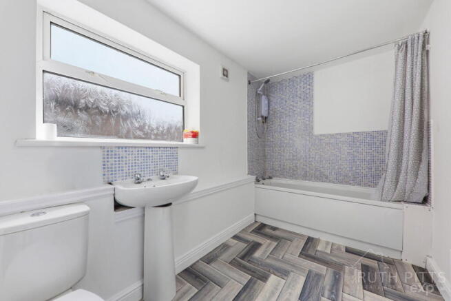 3 bed Terraced for sale Image 9
