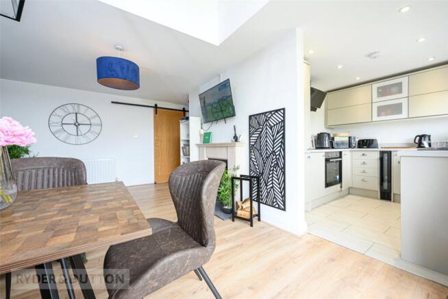 2 bed Detached Bungalow for sale Image 4