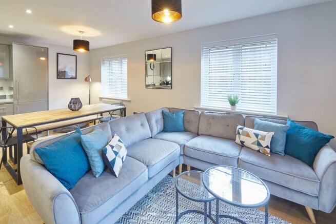 4 bed Town House for sale Image 5