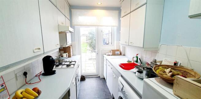 KITCHEN: