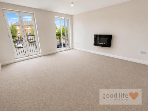 20260801_171812304_iOS40a aylesford mews.jpg
