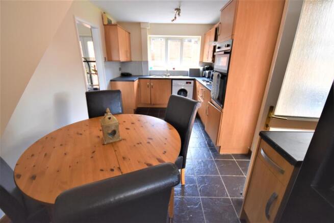 126Albert Grove  Kitch1.JPG