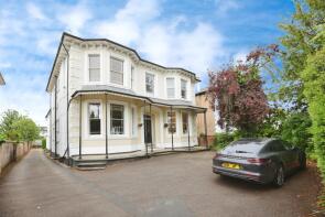 Flat D, 30 Tulip Court, Kenilworth Road, Leamington Spa CV32 6JE