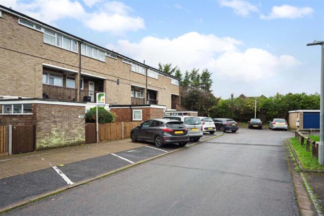 Holtspur Way 7.jpg