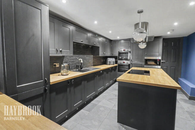 3 bed Semi-Detached for sale Image 5