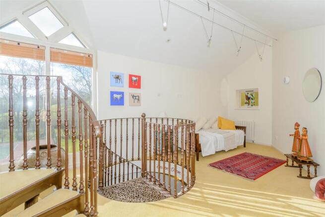 8332578-interior28.jpg