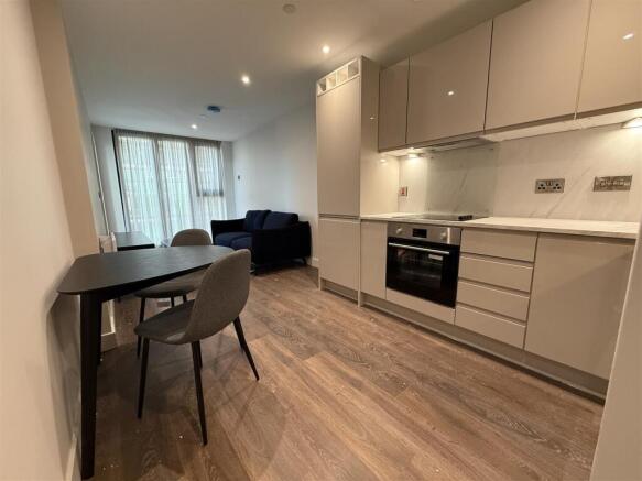 Lounge/Kitchen 2