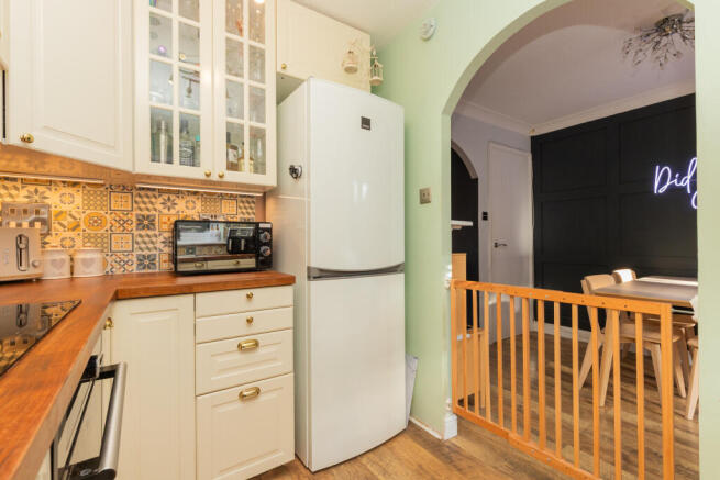23 Helmsdale drive pa2 0pg 3L-8