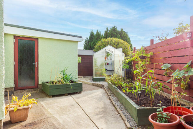 Side Garden & Garage