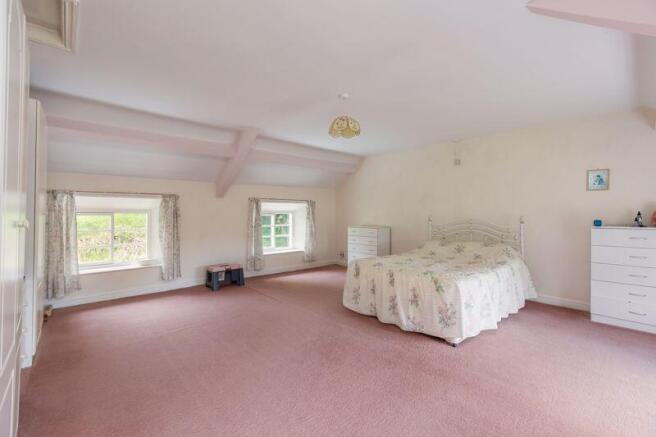 4 bed Detached for sale Image 12