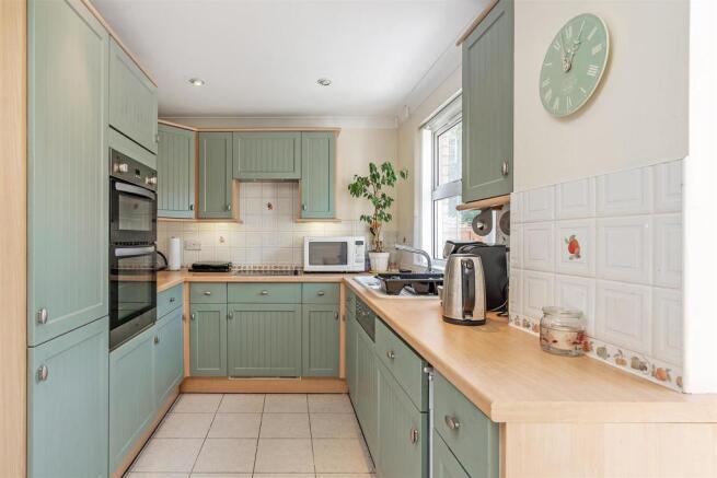 35 Austcliff Close-12_lo.jpg