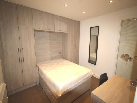 2 bed Flat to rent Image 4