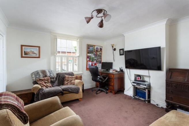 5 bed Detached for sale Image 10