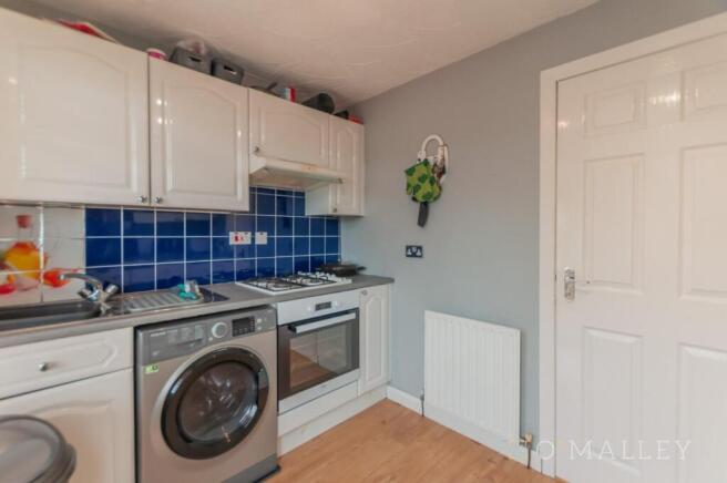 Kitchen 2.jpg