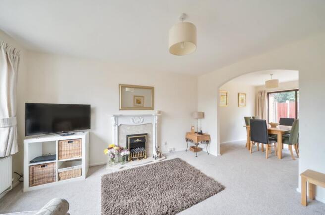 1325385-7-6877ba8aa9583