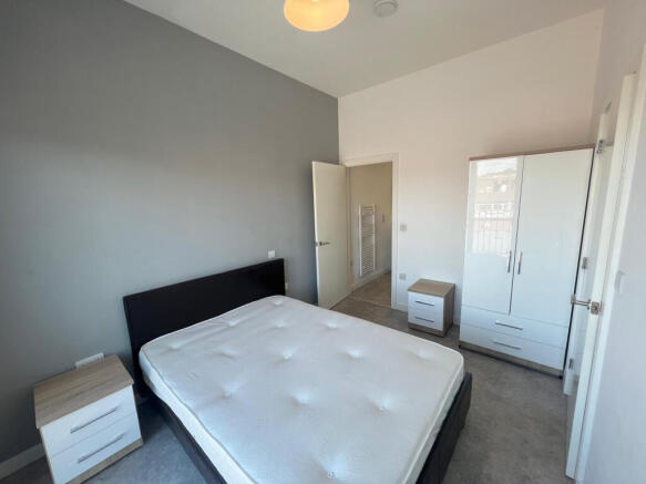 1 bed Apartment to rent Image 4