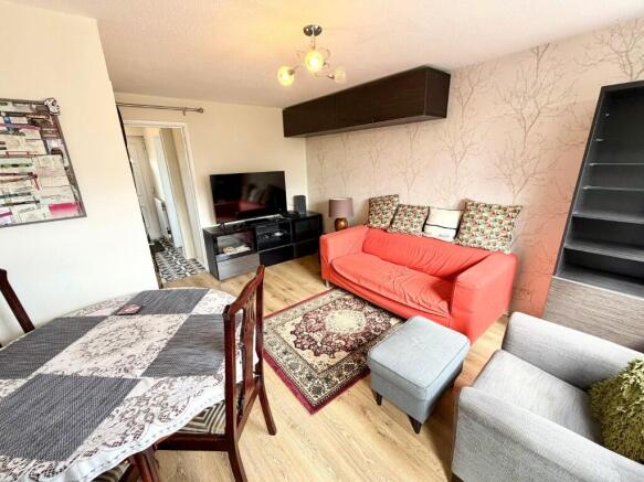 Longfellow Crescent, Royal Wootton Bassett, SN4 8JU photo 5