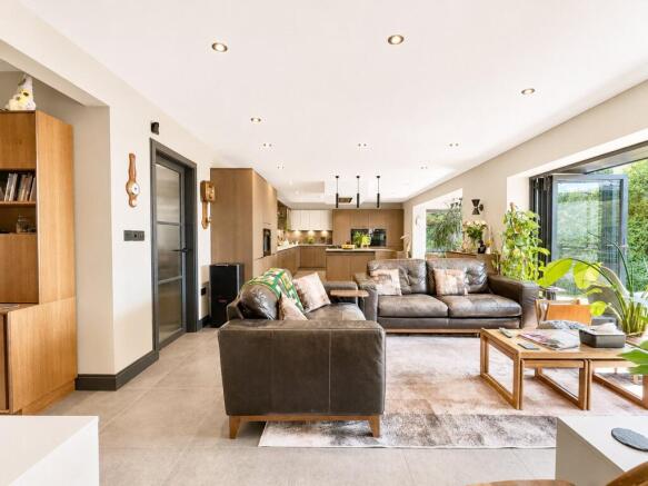 Delavor Road, Heswall, Wirral, CH60 photo 4