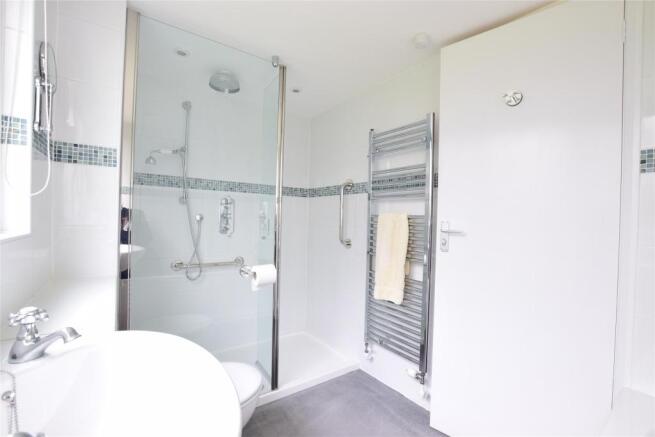 Bath/Shower Room