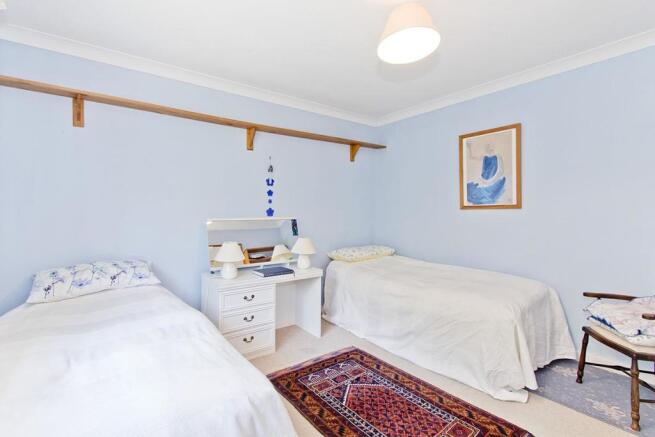 bed2.jpg