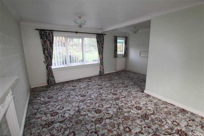 LIVING/DINING ROOM