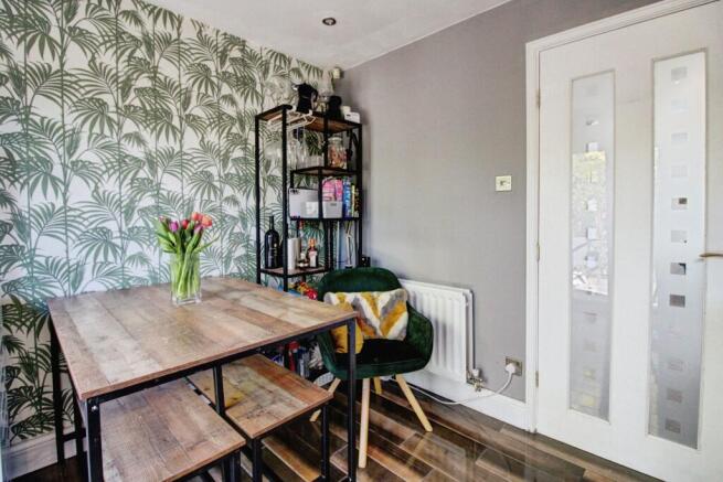 3 bed Semi-Detached for sale Image 4