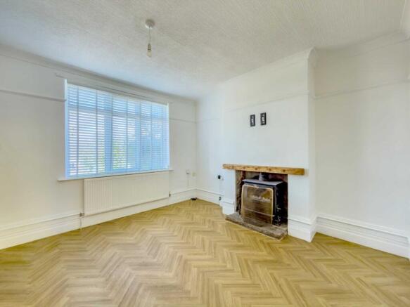 2 bed Semi-Detached for sale Image 10