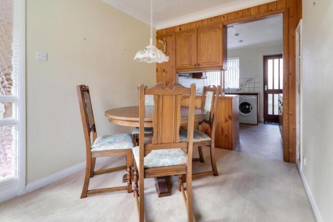 5 bed Detached for sale Image 8