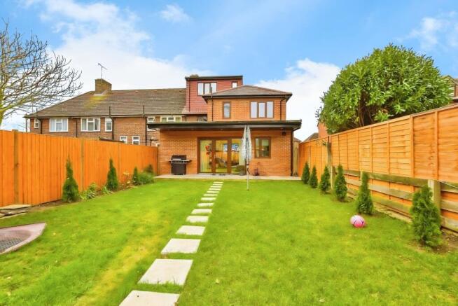 Parsloes Avenue, Dagenham, RM9 photo 4