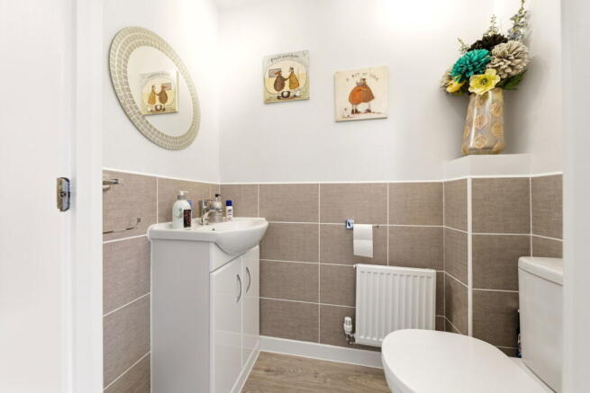 4 bed Detached for sale Image 10